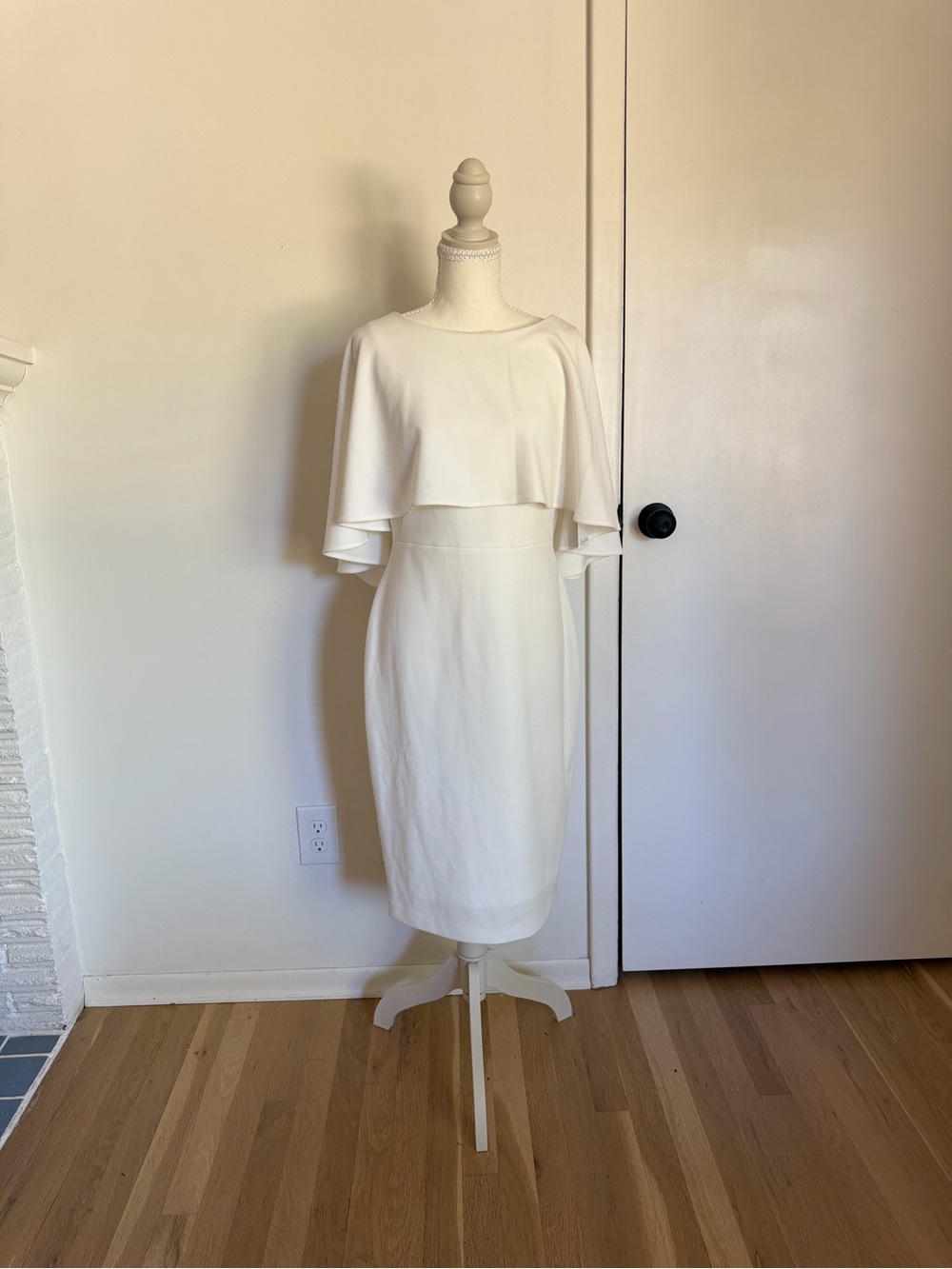 Calvin Klein White Cape Overlay Mini Dress Size 6‎ Elegant Minimalist